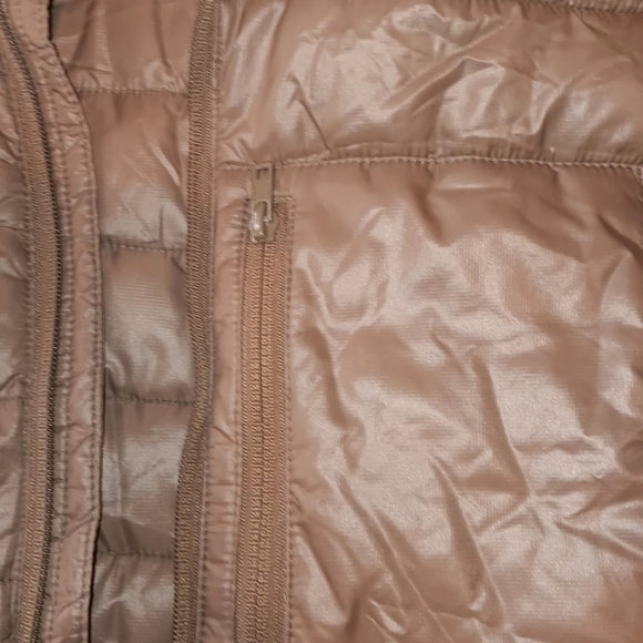 Unisex gap vest size large beige like color - Picture 3 of 9